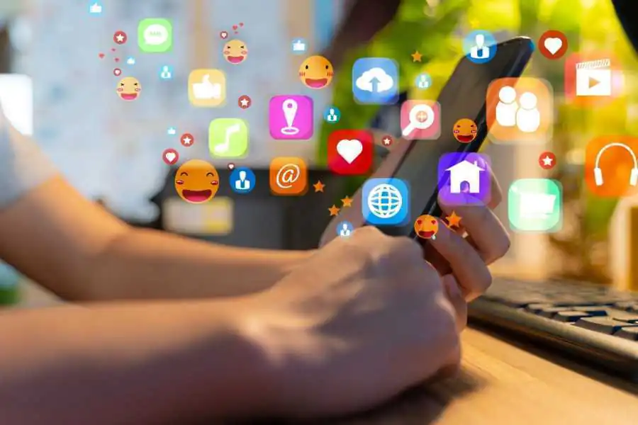 What Are the Benefits of Social Media Advertising